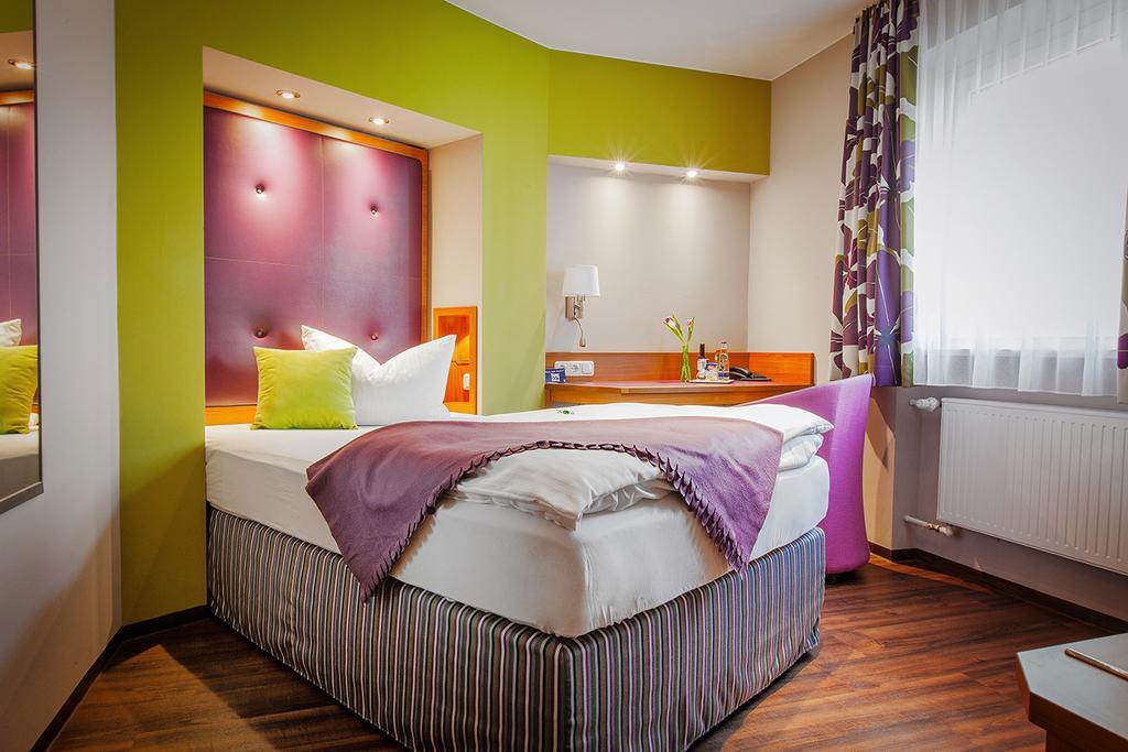 קאופבורן Hotel Am Turm חדר תמונה